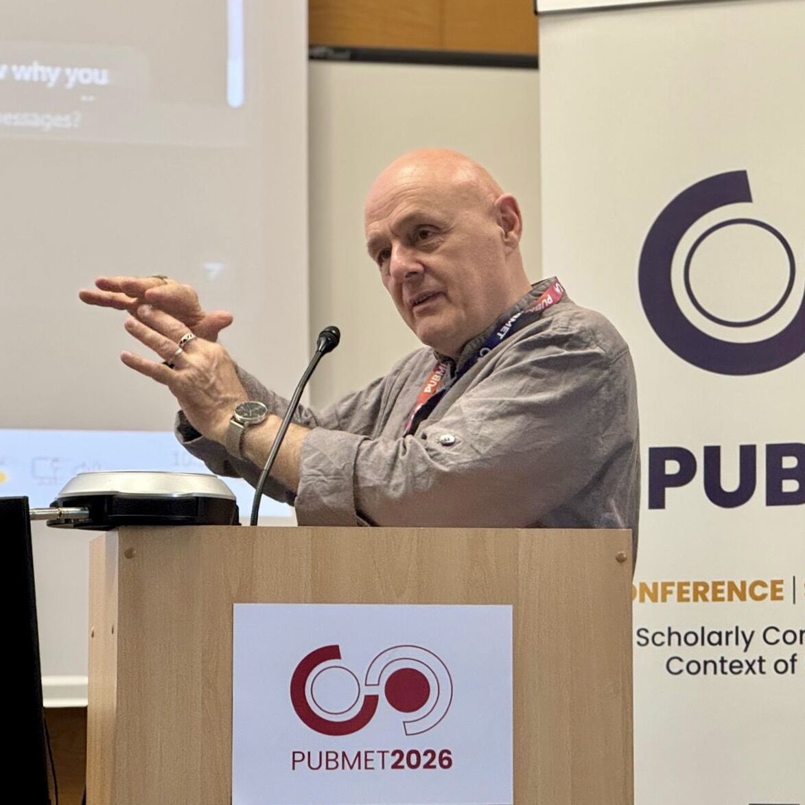 Johan Rooryck, leading the workshop during PUBMET 2026.
